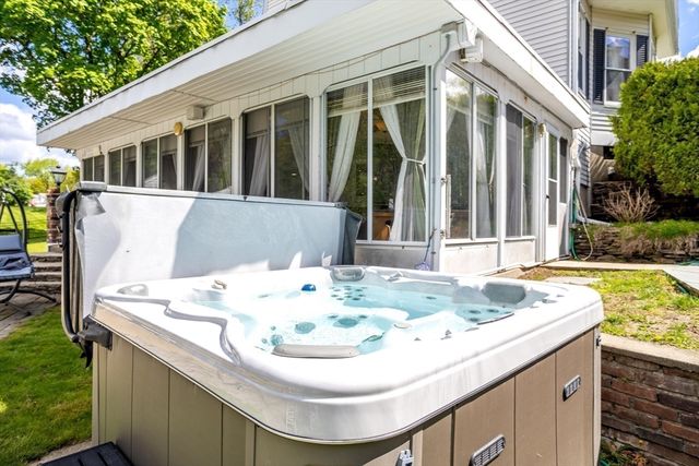 1084 Main Street, Leominster, MA 01453