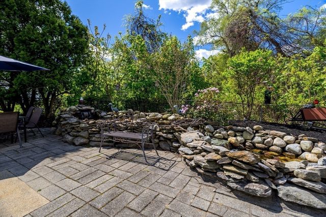 1084 Main Street, Leominster, MA 01453