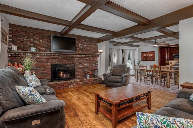 1084 Main Street, Leominster, MA 01453