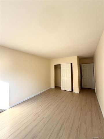 71-34 163rd Street 3, Fresh Meadows, NY 11365