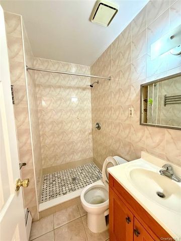 71-34 163rd Street 3, Fresh Meadows, NY 11365