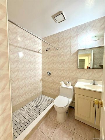 71-34 163rd Street 3, Fresh Meadows, NY 11365
