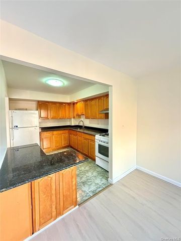 71-34 163rd Street 3, Fresh Meadows, NY 11365