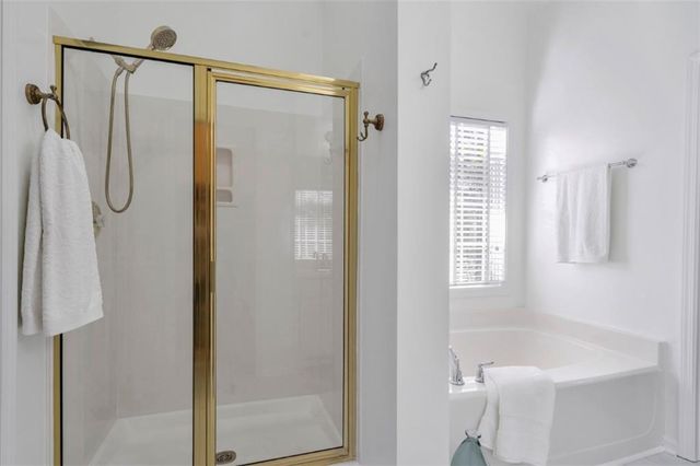 1075 Julius Drive, Suwanee, GA 30024