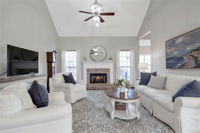 1075 Julius Drive, Suwanee, GA 30024