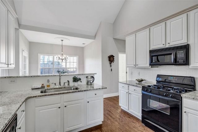 1075 Julius Drive, Suwanee, GA 30024