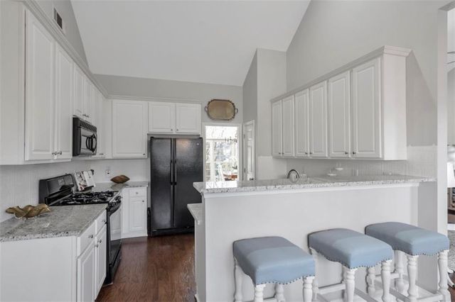 1075 Julius Drive, Suwanee, GA 30024