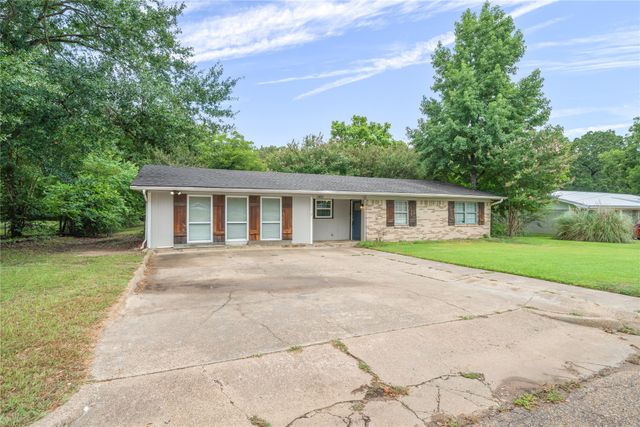 1451 Forrest Drive, Canton, TX 75103
