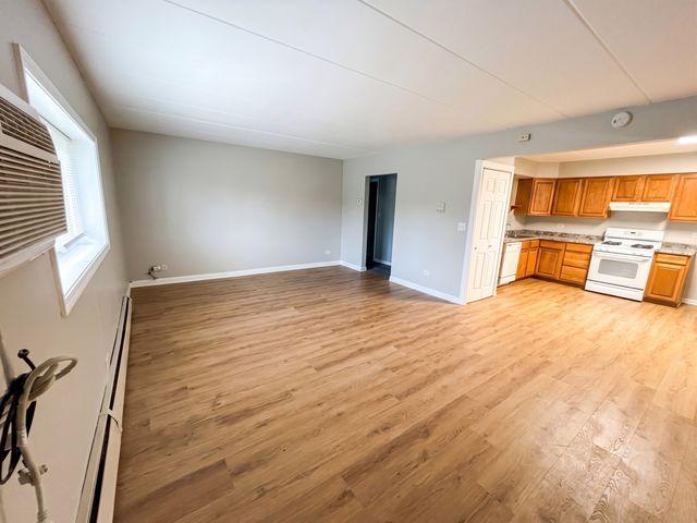 124 E Bailey Road A, Naperville, IL 60565