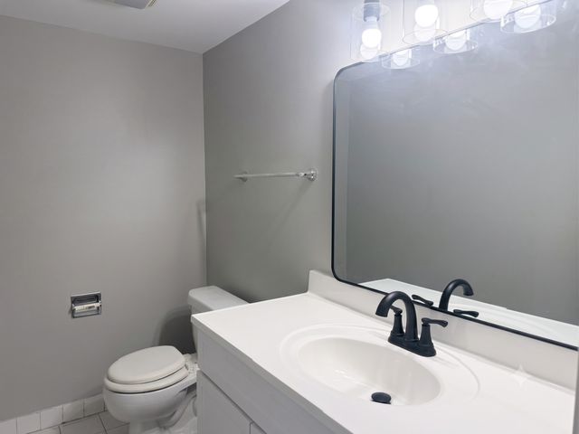 124 E Bailey Road A, Naperville, IL 60565
