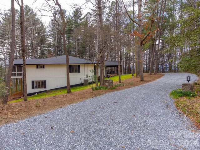 323 Mashburn Branch Road, Franklin, NC 28734