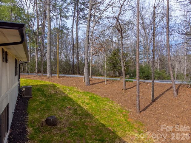 323 Mashburn Branch Road, Franklin, NC 28734