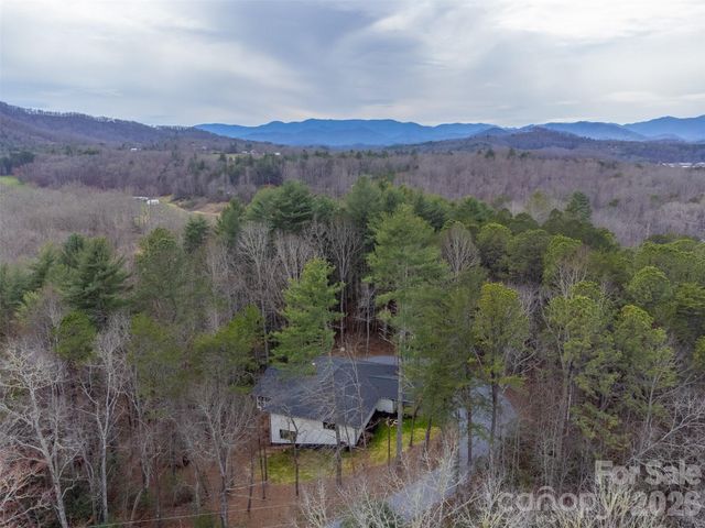 323 Mashburn Branch Road, Franklin, NC 28734