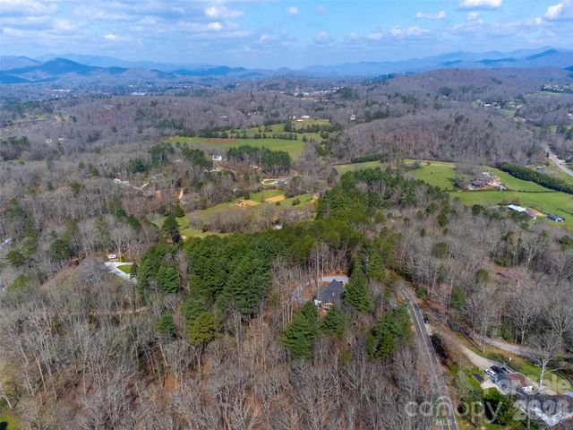 323 Mashburn Branch Road, Franklin, NC 28734