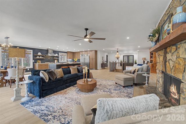 323 Mashburn Branch Road, Franklin, NC 28734