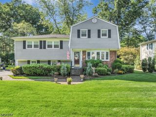 15 Etmore Pl, New Providence Boro, NJ 07974
