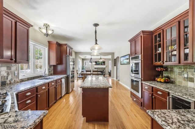 4 Matthew Dr, Byram Twp., NJ 07871