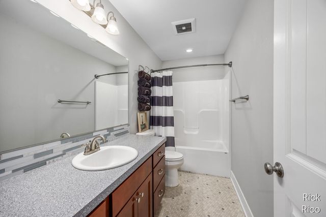 8558 Song Sparrow Road, Caledonia, MI 49316