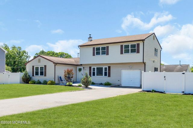 1332 Broadway Boulevard, Toms River, NJ 08757