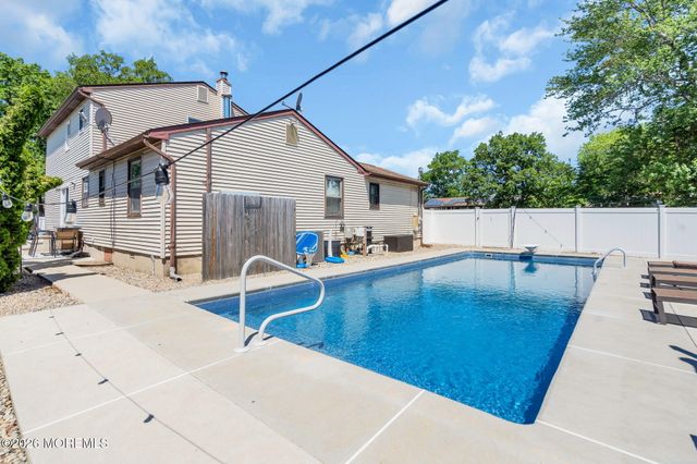 1332 Broadway Boulevard, Toms River, NJ 08757