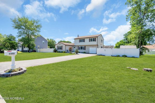 1332 Broadway Boulevard, Toms River, NJ 08757