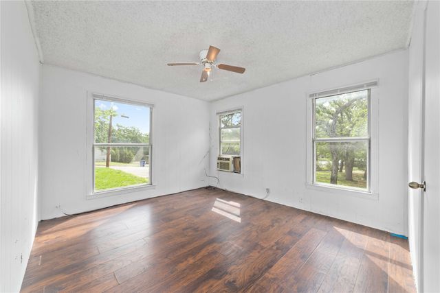 1607 11th Street, Brownwood, TX 76801