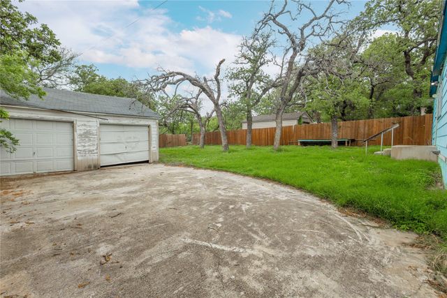 1607 11th Street, Brownwood, TX 76801