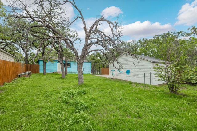 1607 11th Street, Brownwood, TX 76801
