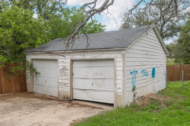 1607 11th Street, Brownwood, TX 76801