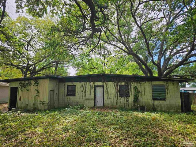708 Vendee Ln, Pensacola, FL 32505