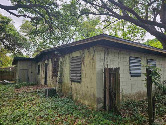 708 Vendee Ln, Pensacola, FL 32505