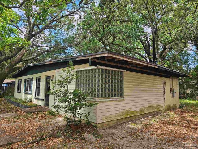 708 Vendee Ln, Pensacola, FL 32505