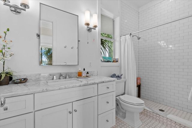 7143 LA LENAIRE DRIVE, Longboat Key, FL 34228