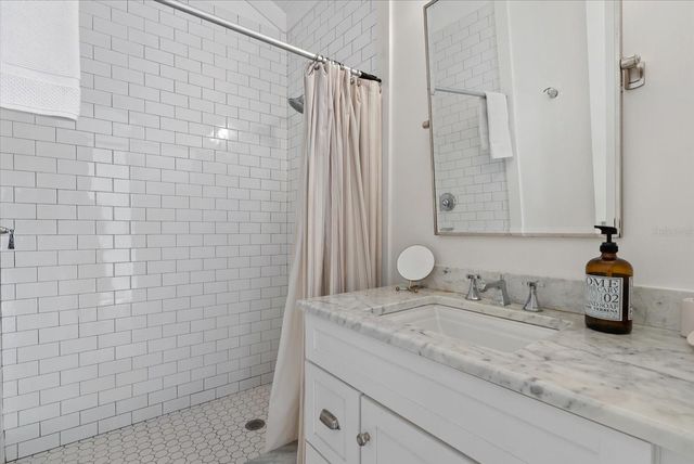 7143 LA LENAIRE DRIVE, Longboat Key, FL 34228