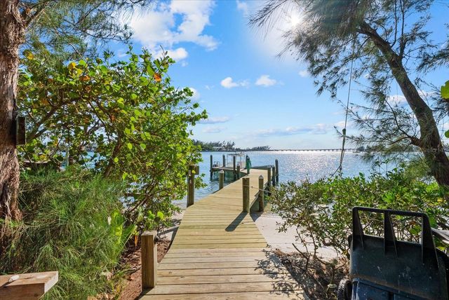 7143 LA LENAIRE DRIVE, Longboat Key, FL 34228