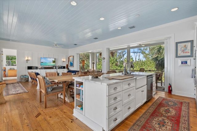 7143 LA LENAIRE DRIVE, Longboat Key, FL 34228