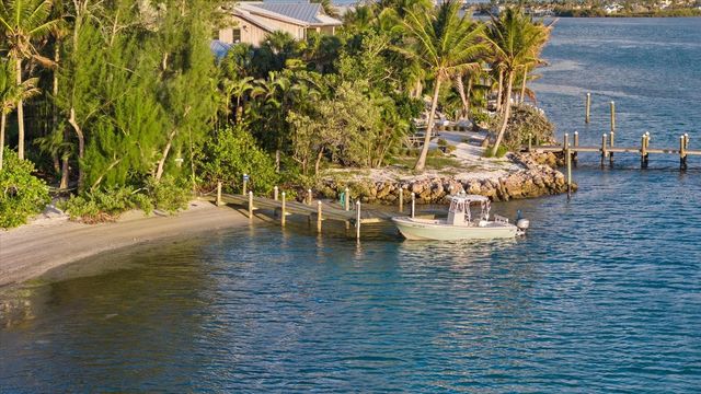 7143 LA LENAIRE DRIVE, Longboat Key, FL 34228
