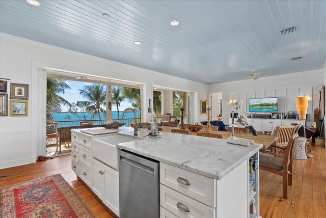 7143 LA LENAIRE DRIVE, Longboat Key, FL 34228