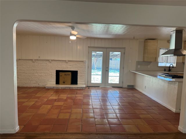 514 W Ridgewood Drive, Garland, TX 75041