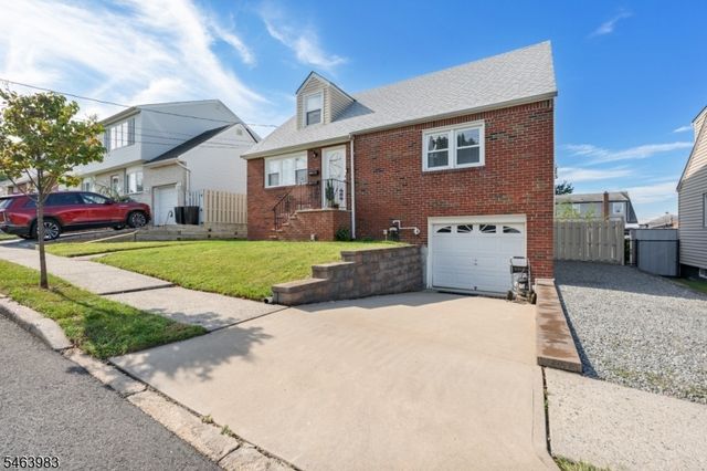 7 Veterans Pl, North Arlington Boro, NJ 07031