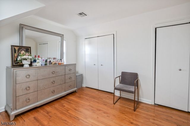 7 Veterans Pl, North Arlington Boro, NJ 07031