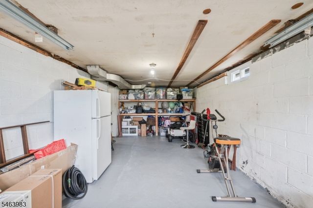 7 Veterans Pl, North Arlington Boro, NJ 07031