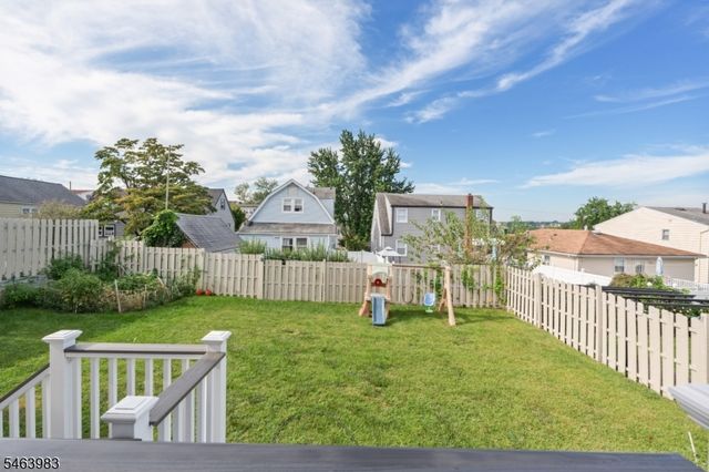 7 Veterans Pl, North Arlington Boro, NJ 07031