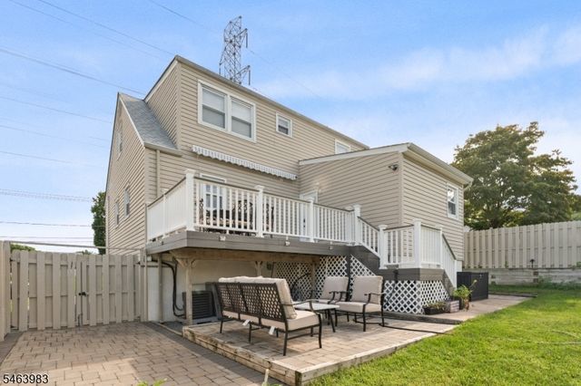 7 Veterans Pl, North Arlington Boro, NJ 07031