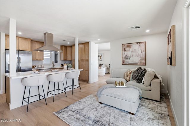 1541 E LAS PALMARITAS Drive, Phoenix, AZ 85020