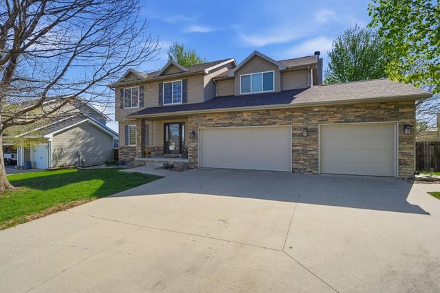 1935 SE Prairie Creek Drive, Waukee, IA 50263