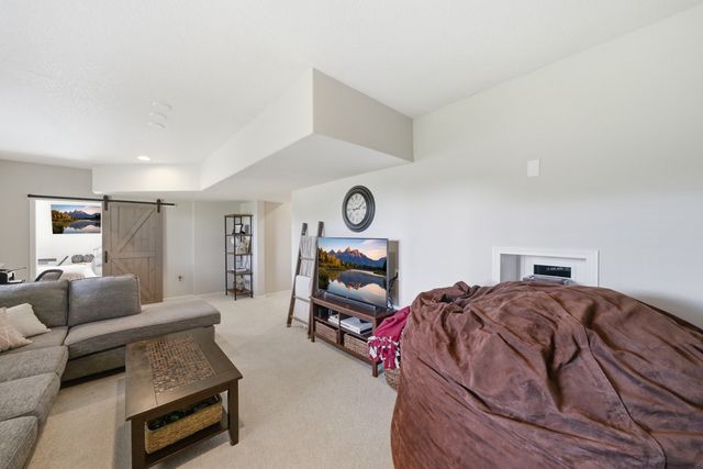 1935 SE Prairie Creek Drive, Waukee, IA 50263