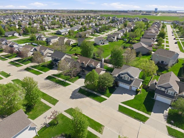 1935 SE Prairie Creek Drive, Waukee, IA 50263