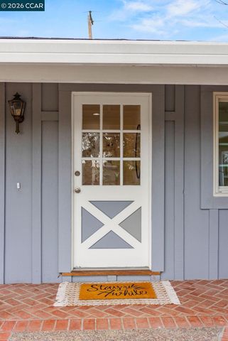 1506 N El Camino Dr, Clayton, CA 94517