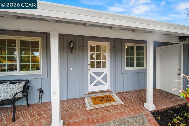 1506 N El Camino Dr, Clayton, CA 94517